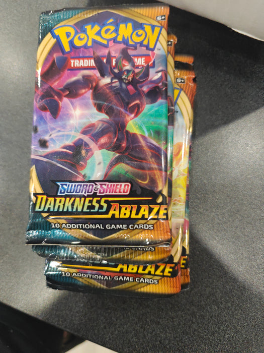 Pokemon: darkness ablaze booster pack